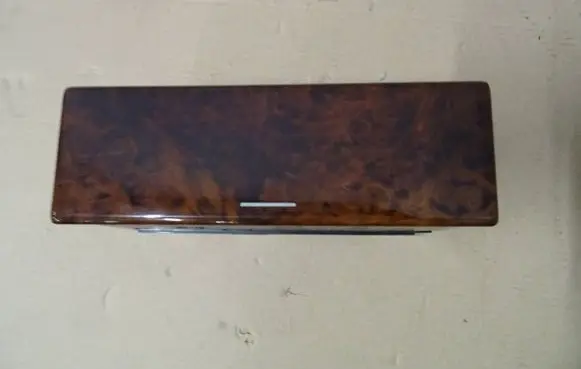 Mercedes-Benz E W210 Glove box