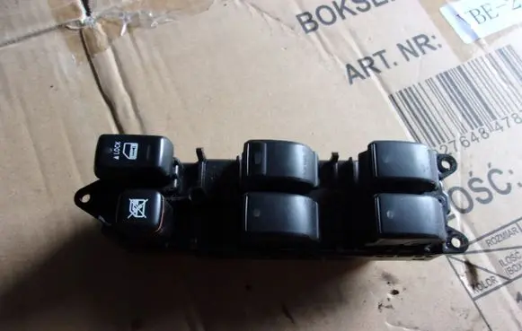 Lexus IS 220D-250-350 Tailgate/trunk/boot open switch 