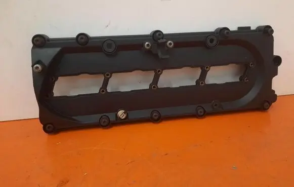 Audi Q7 4L Rocker cam cover 