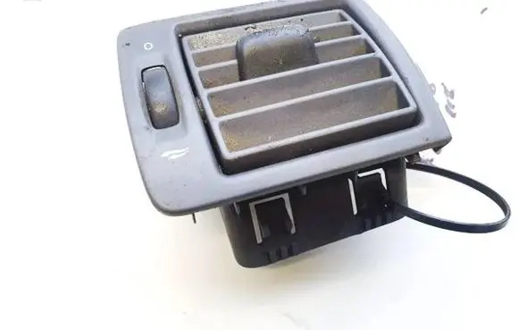 Volvo V50 Dash center air vent grill y01102