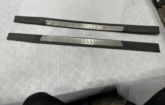 Skoda Octavia Mk2 (1Z) Front sill trim cover
