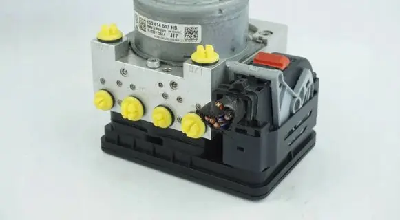Volkswagen PASSAT B8 ABS Pump 5Q0614517HB