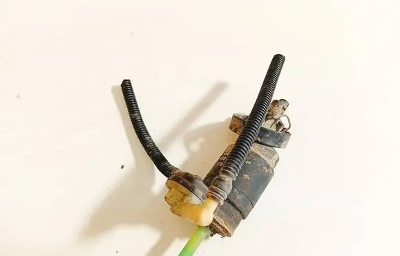 Opel Zafira B Windscreen/windshield washer pump 24439254