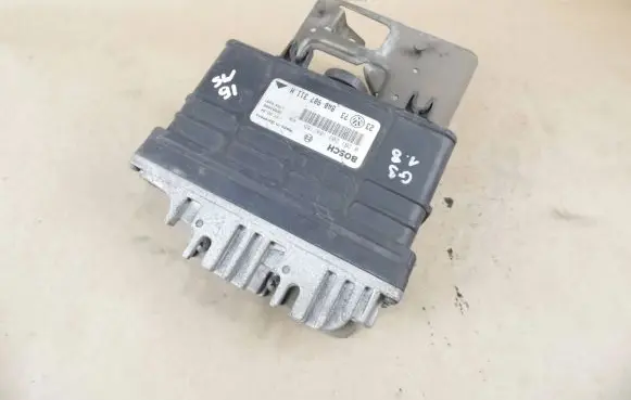 Volkswagen Golf III Engine control unit/module 0261203184 8A0907311H