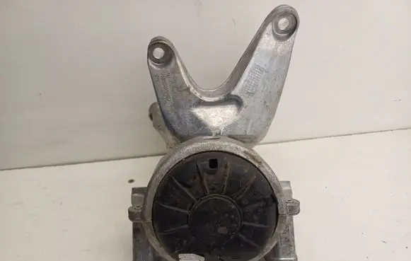 Audi S5 F5 Engine mount bracket 8R0199381 95B199307A