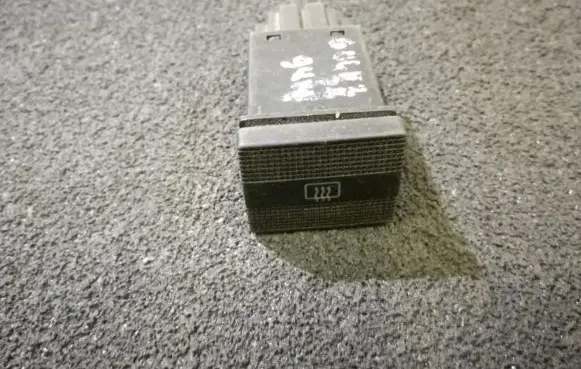 Windscreen/window heater switch