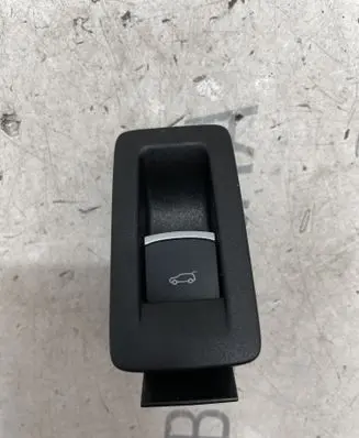 Volkswagen Touareg II Tailgate opening switch 1K8959527C