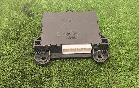 Toyota Prius (XW30) Air conditioning/heating control unit 8865047061