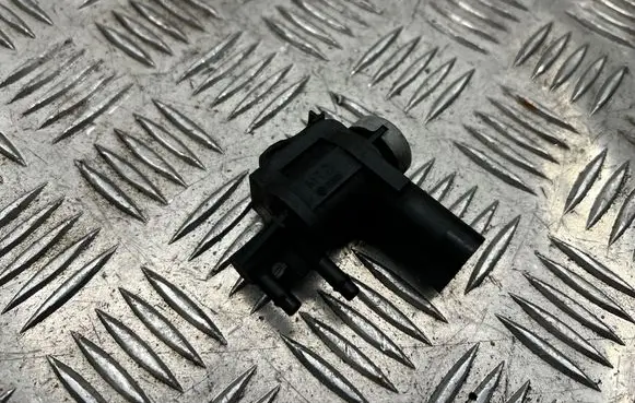 Skoda Octavia Mk2 (1Z) Turbo solenoid valve 1K0906283A