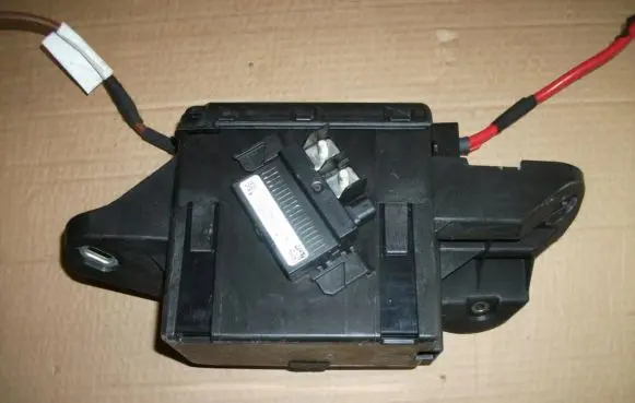Mercedes-Benz B W246 W242 Fuse module A2465406432 2465406432