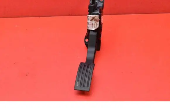 Ford Focus Accelerator throttle pedal BV61-9F836-AB