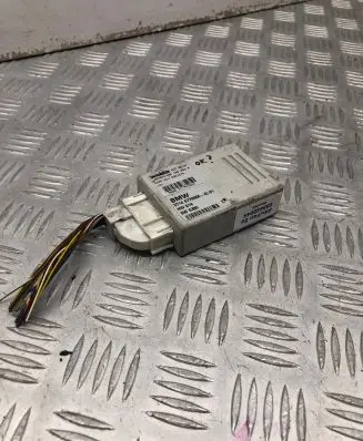 BMW 5 E60 E61 Air suspension control unit module (rear) 6778966 024372446 537244615005