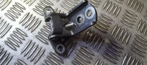 Nissan Note (E11) Front door upper hinge
