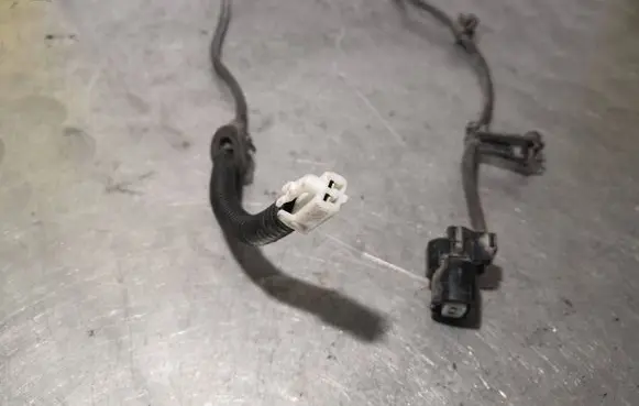 Toyota Corolla Verso AR10 Front ABS sensor wiring 