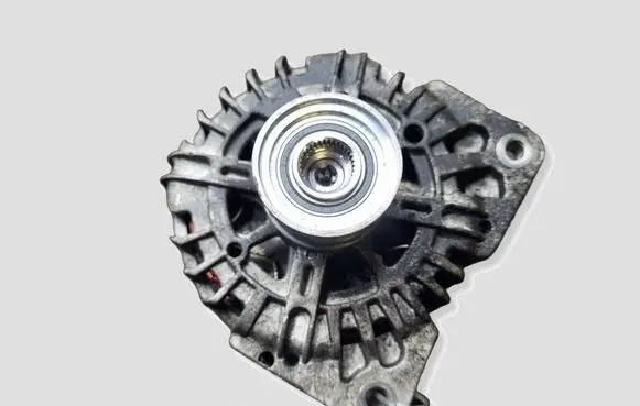Opel Vivaro Generator/alternator
