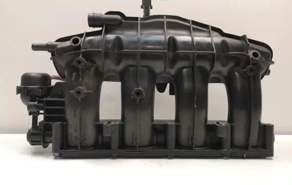 Volkswagen PASSAT B7 Intake manifold 06J133185ES