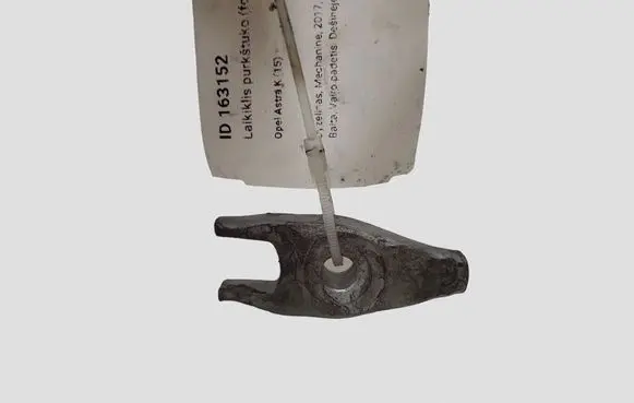 Opel Astra K Fuel Injector clamp holder