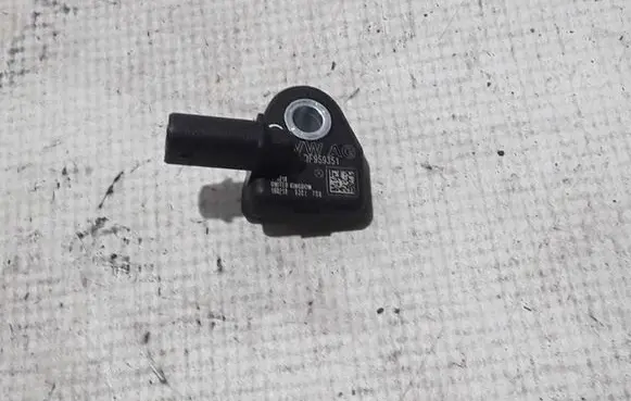 Seat Ibiza V (KJ) Airbag deployment crash/impact sensor 5QF959351