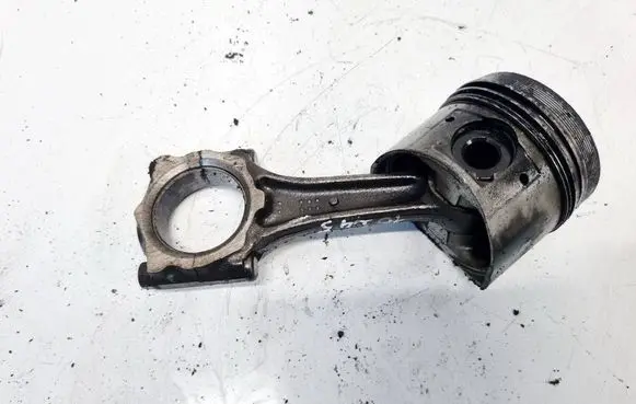 Opel Astra F Piston with connecting rod 