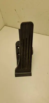 Mercedes-Benz E W212 Accelerator throttle pedal A2043000004 120309