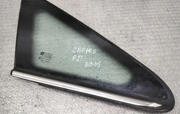 Opel Zafira B Front triangle window/glass 