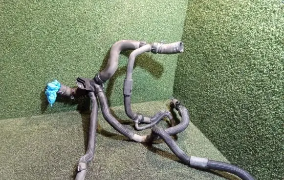 Renault Master III Engine coolant pipe/hose 215030089R