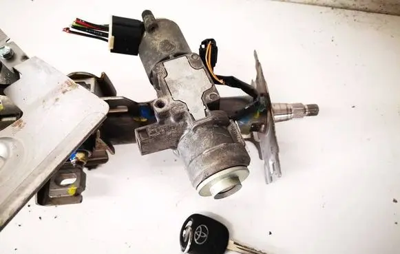 Toyota Avensis T250 Ignition lock N0501517