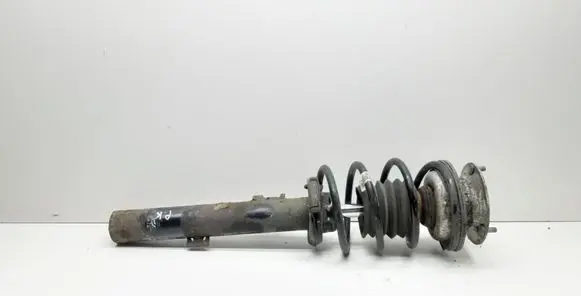 BMW 1 E82 E88 Front shock absorber with coil spring 6786028 31316786028