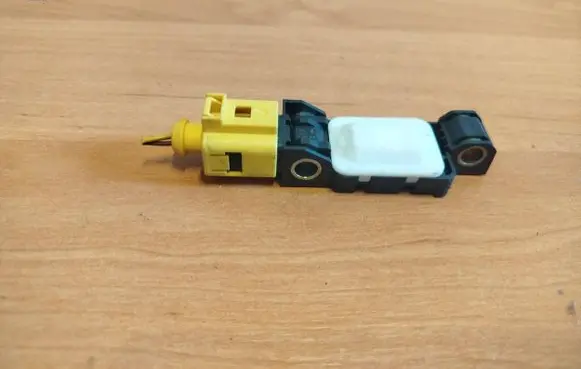 Audi A3 S3 8P Airbag deployment crash/impact sensor 4B0959643E 201082 061004