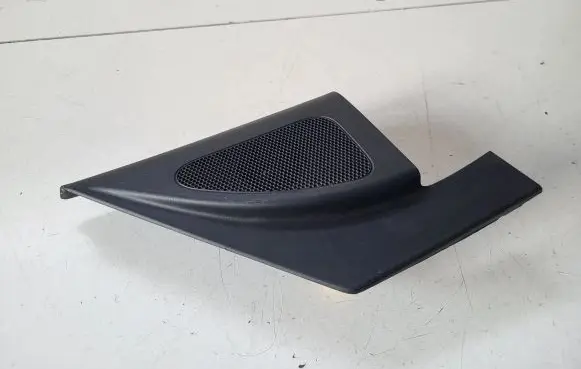 Hyundai Santa Fe Front door glass trim molding 876612W000 876602W011