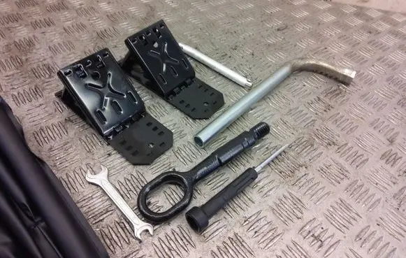 Audi Q5 SQ5 Tool set 