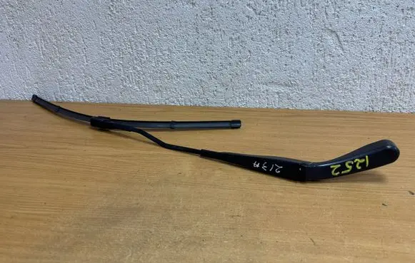 Mercedes-Benz E W213 Windshield/front glass wiper blade A2138200244