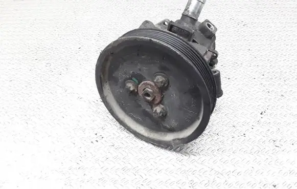 Mercedes-Benz E W210 Power steering pump
