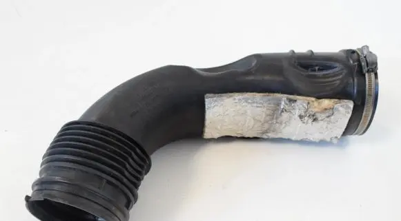 Air intake hose/pipe