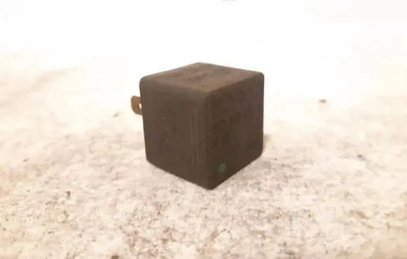 Audi A8 S8 D2 4D Other relay 431951253H