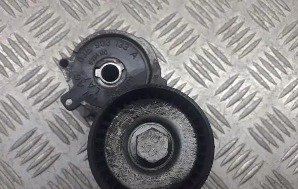 Skoda Fabia Mk2 (5J) Alternator belt tensioner pulley 03E903133A