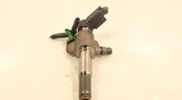 Volvo V50 Fuel injector 9802448680