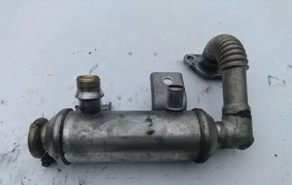 Ford Focus EGR valve cooler 4M5Q9F464BC