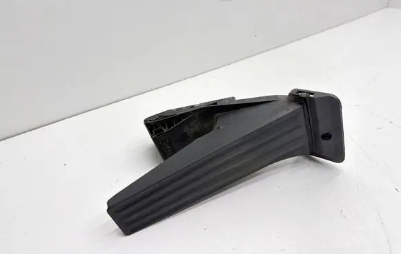 BMW X3 F25 Accelerator throttle pedal 6860784 25916010 26061438784