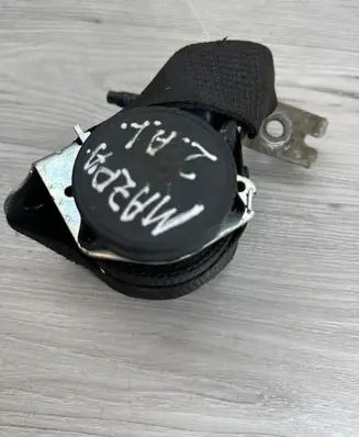 Mazda 2 Rear seatbelt