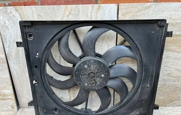 Maserati Levante Radiator cooling fan shroud 16485596 5020861 670107328