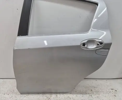 Toyota Yaris Rear door