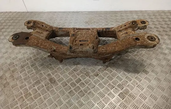 Toyota Avensis T270 Rear subframe 