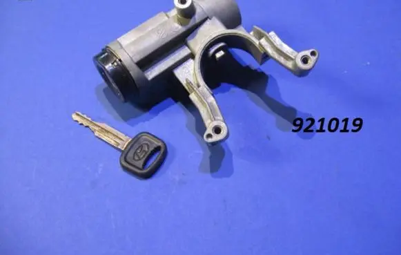 Hyundai Lantra I Ignition lock 921019