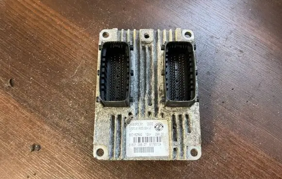 Fiat Punto (188) Engine control unit/module 51793104
