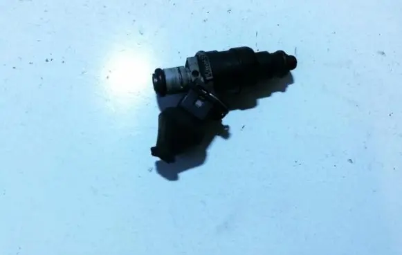 Audi A4 S4 B5 8D Fuel injector 078133551n