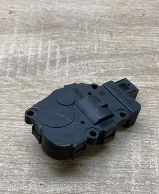 Mercedes-Benz E W212 Air flap motor/actuator 40475520