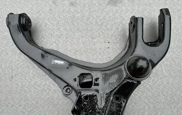 Mitsubishi Pajero Front control arm MB109647