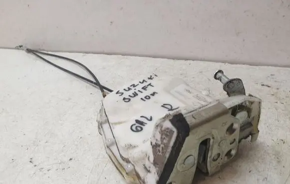 Suzuki Swift I Rear door lock 