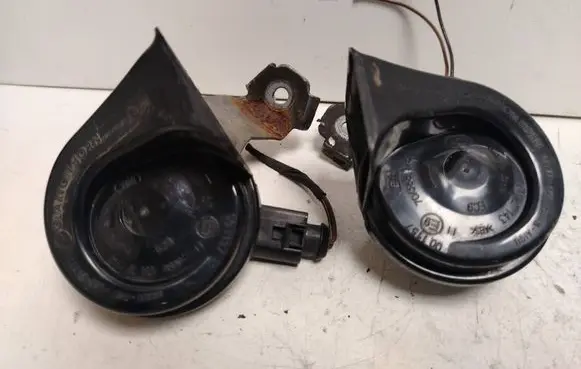 Volkswagen Golf VI Horn signal 70388157